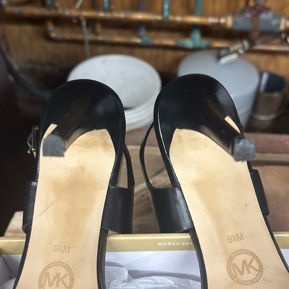 Michael Michael Kors size 9 1/2 Claudia mid leather sandal 🔥 - Picture 5 of 6